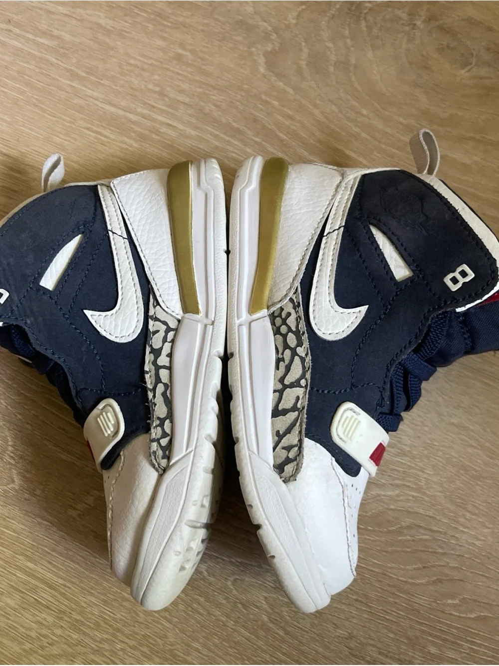 JORDAN Legacy 312 TD 8 Olympic Boy’s Sneakers 9C
